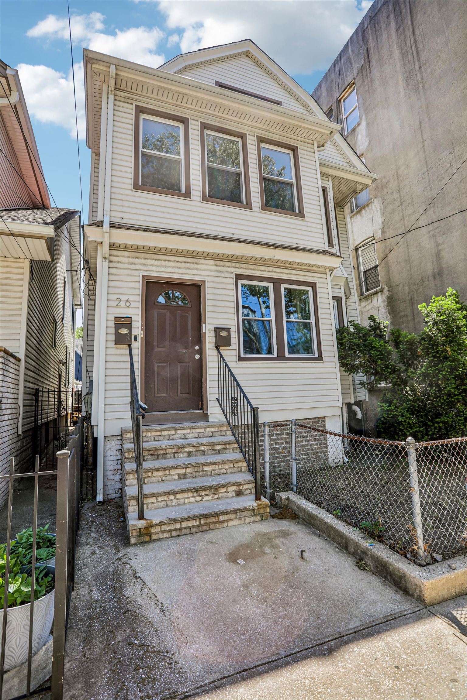 26 OLEAN AVE