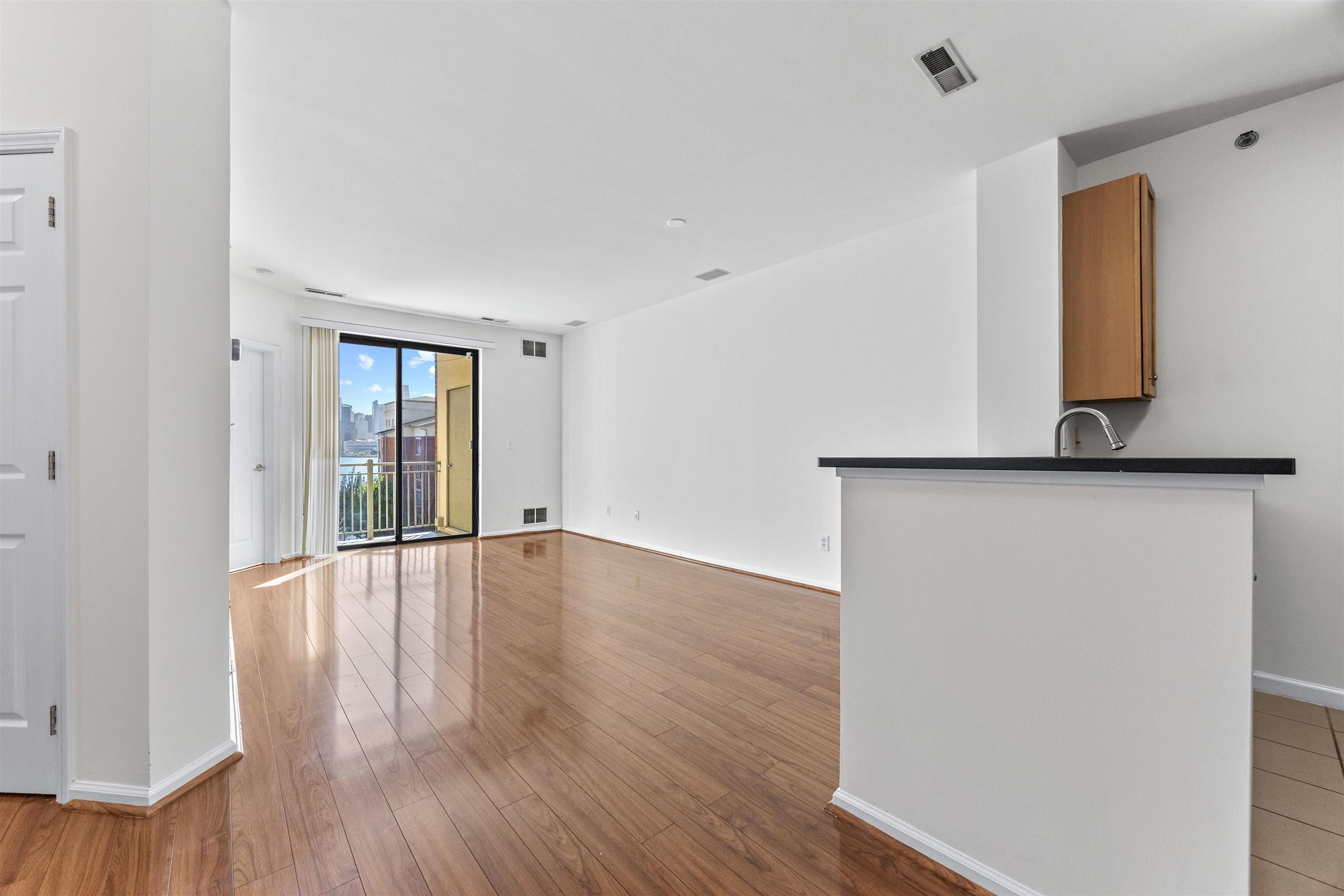 26 AVENUE AT PORT IMPERIAL 425