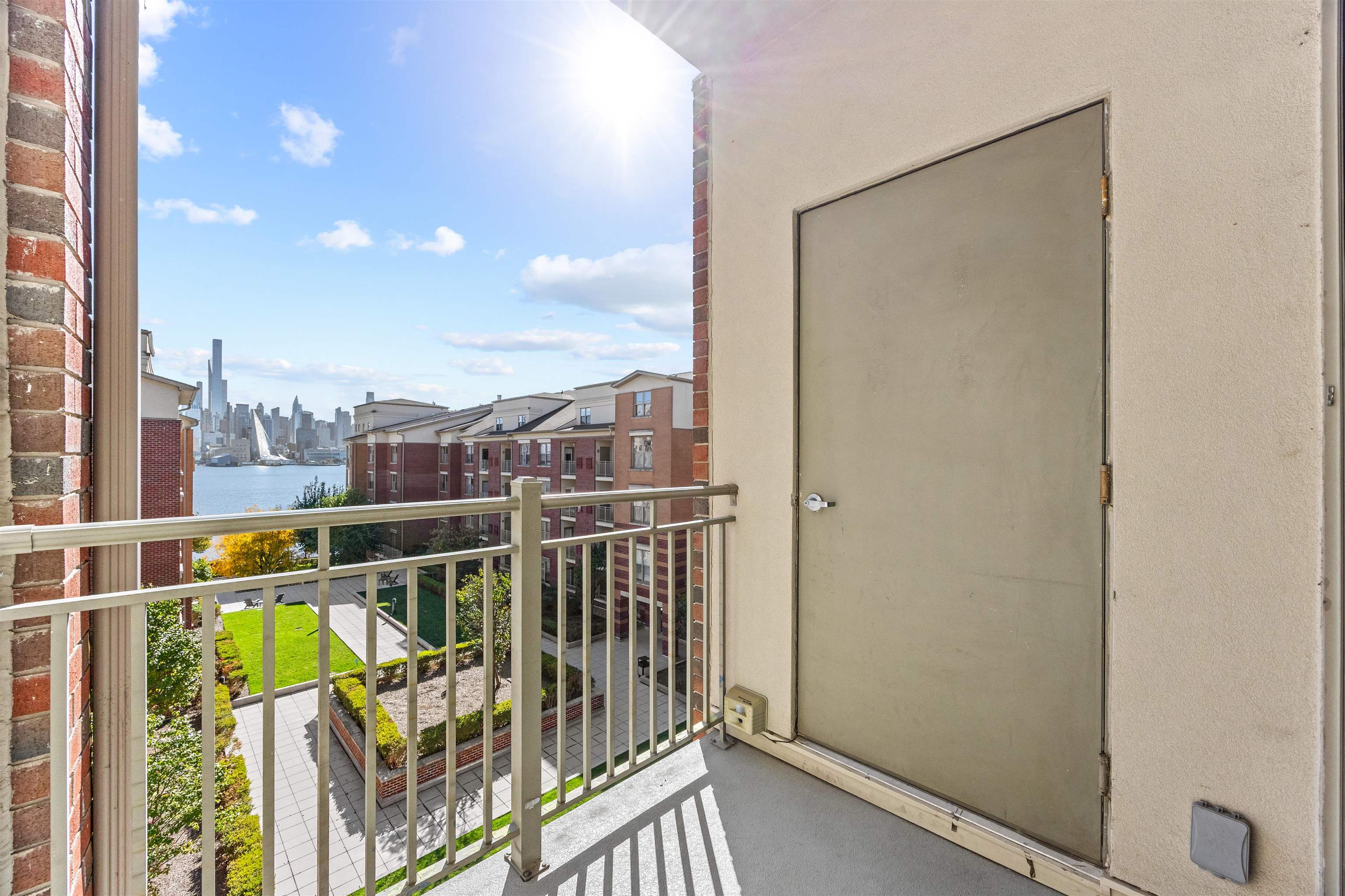 26 AVENUE AT PORT IMPERIAL 425