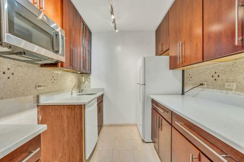 7004 BLVD EAST 38G Guttenberg NJ 07093