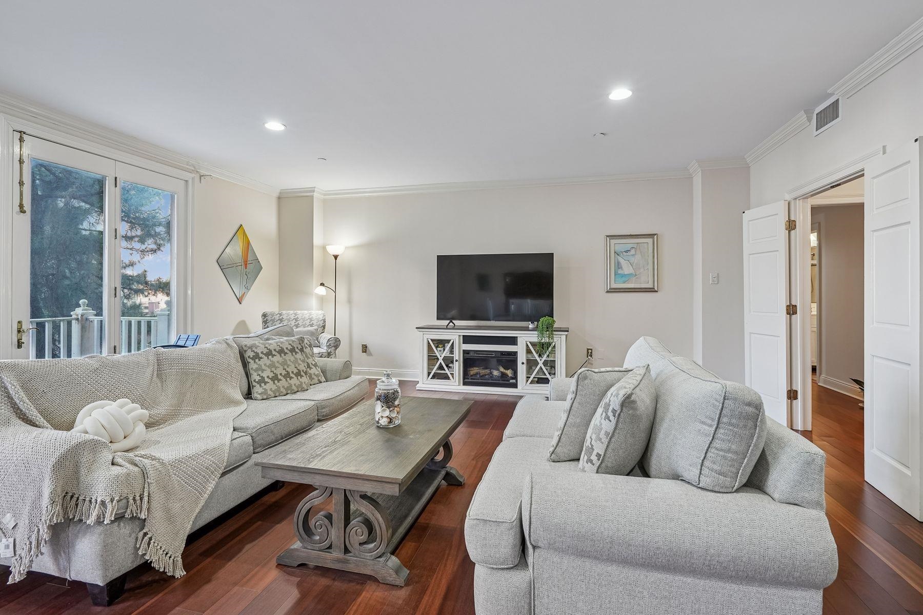 100 SHEARWATER CT EAST 25