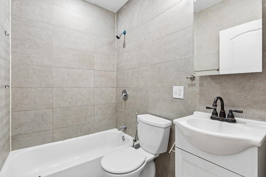 Jersey City, Heights, New Jersey 07307, United States, 4 Bedrooms Bedrooms, ,2 BathroomsBathrooms,Residential,Active,184614