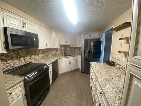 Condo For Sale - 1836 Harmon Cove Tower #1836<br/> Secaucus, NJ 07094