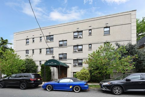 Featured picture for the property 240008418