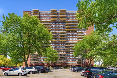 Homes For Sale - 270 Luis M Marin Blvd #11D<br/> Jersey City, NJ 07302