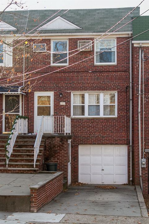 Homes For Sale - 180 West 26th St<br/> Hudson County, Bayonne, NJ 07002