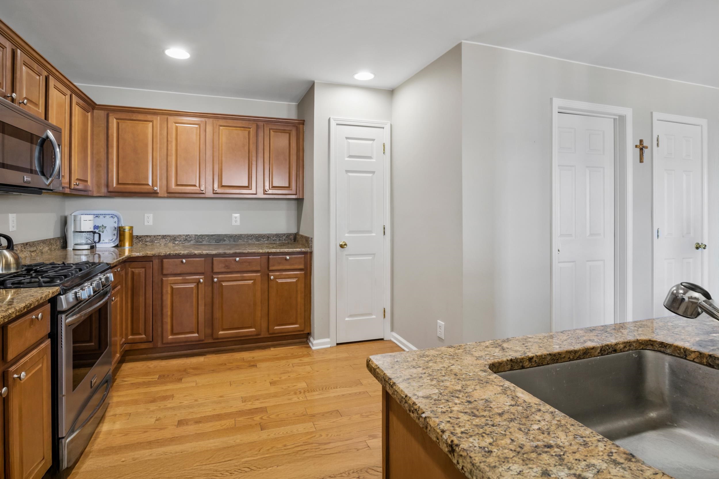 21 Maritime Way, Bayonne, New Jersey image 7