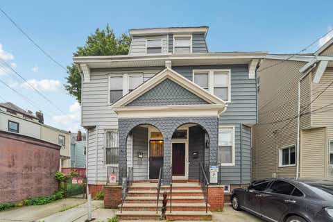 Homes For Sale - 9 Howard Pl<br/> Jersey City, NJ 07306