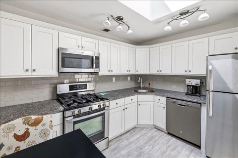 Condo For Sale - 1150 River Rd #PHB<br/> Edgewater, NJ 07020