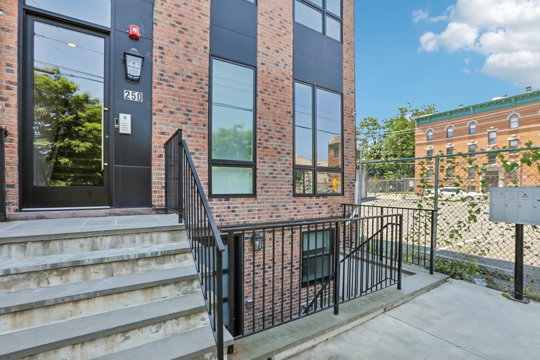 250 Van Horne St #2, Jersey City, New Jersey image 26