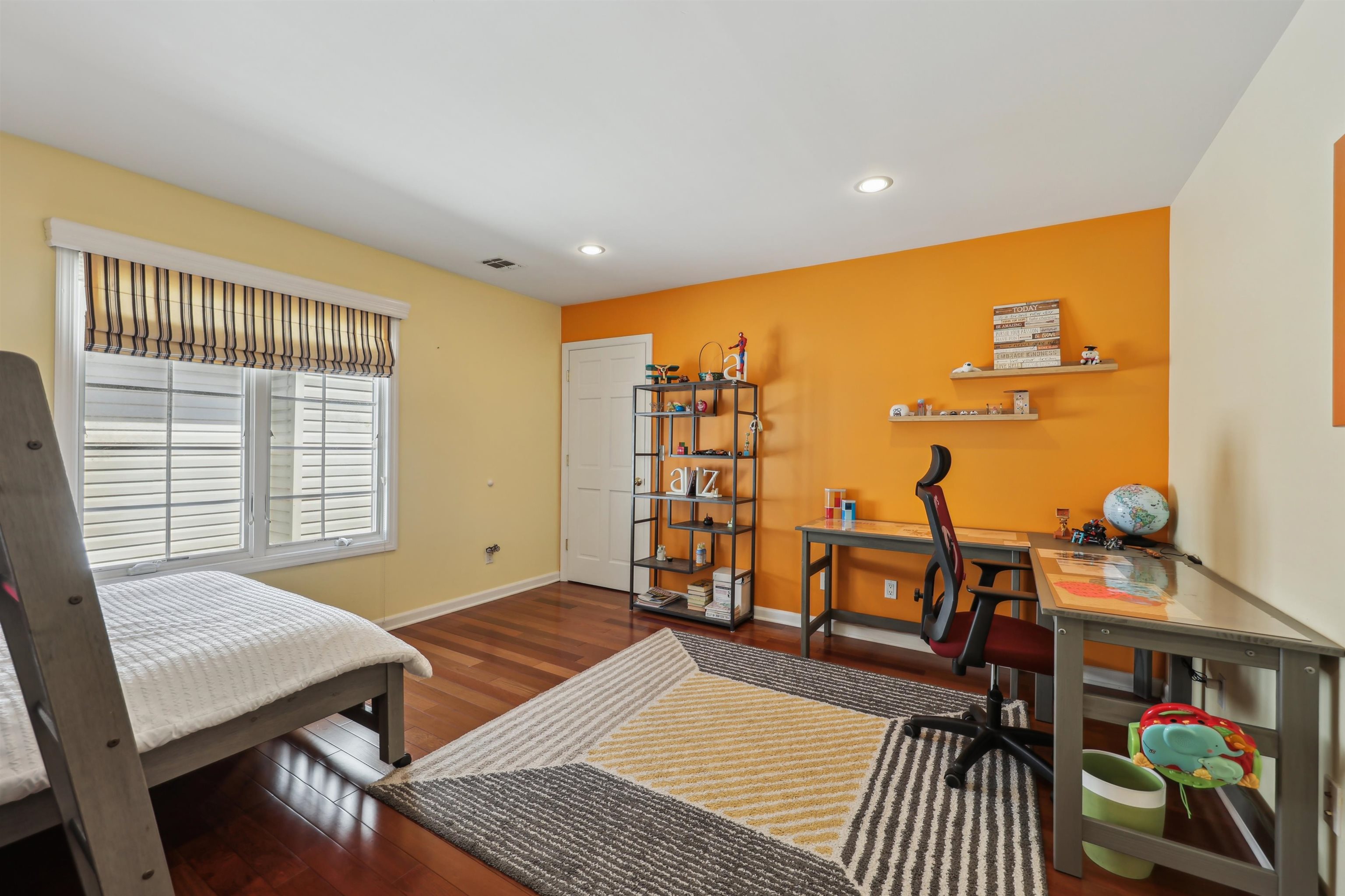 690 Golden Ave, Secaucus, New Jersey image 11
