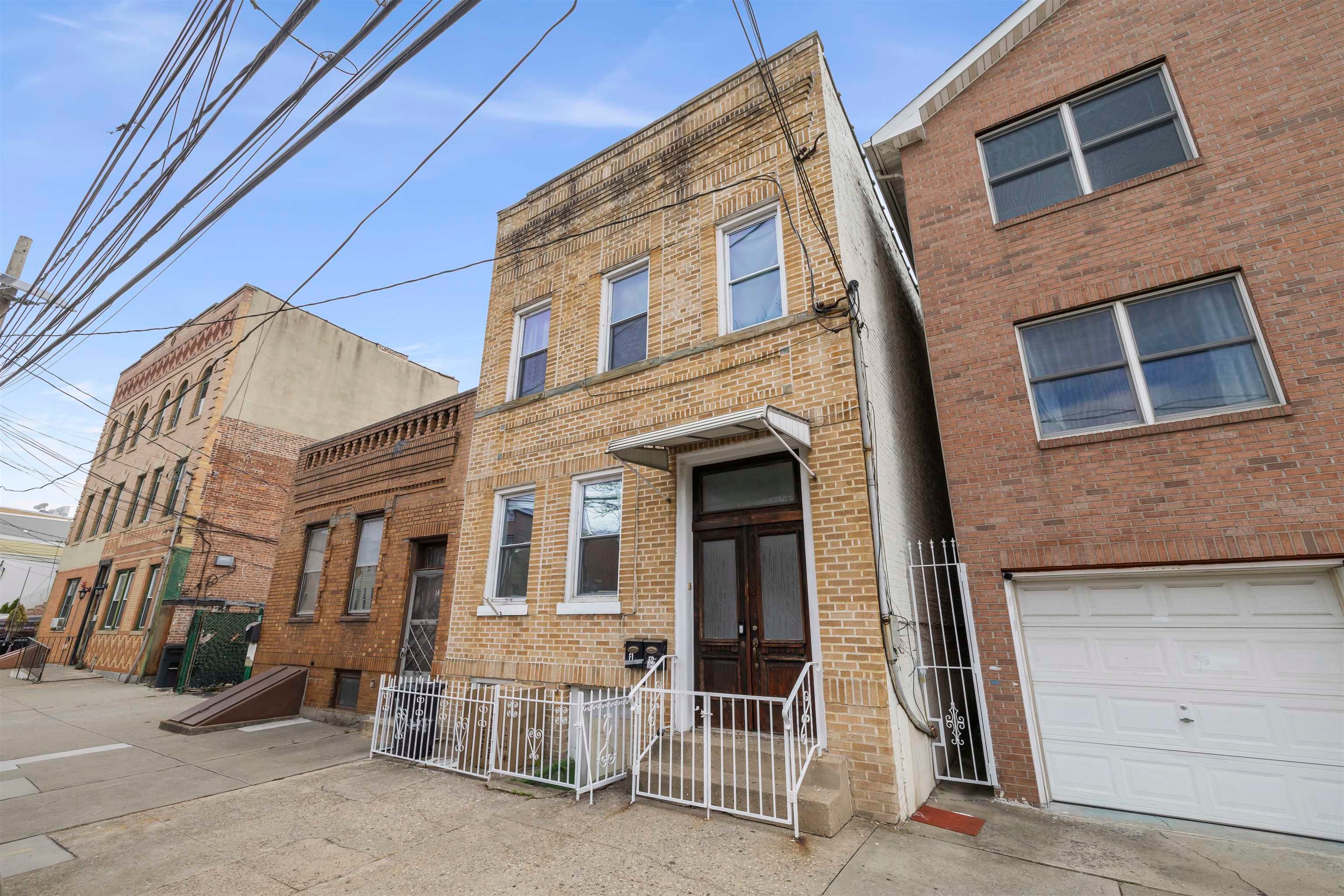 12 WRIGHT AVE