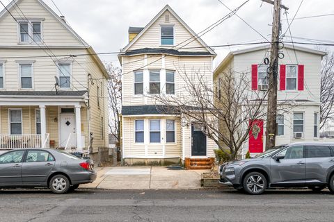 MLS: 250004143