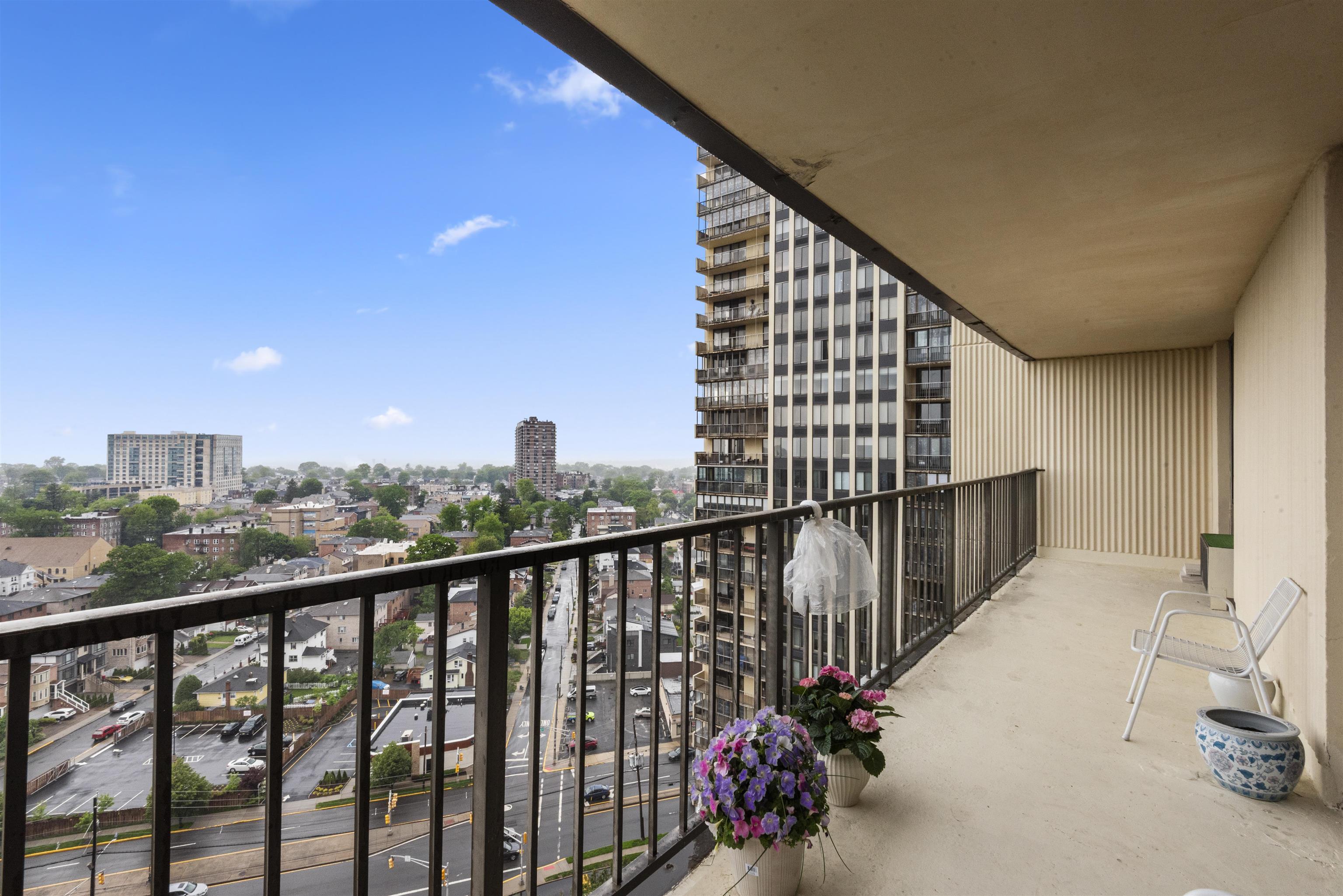 300 Winston Dr #1817, Cliffside Park, New Jersey image 11