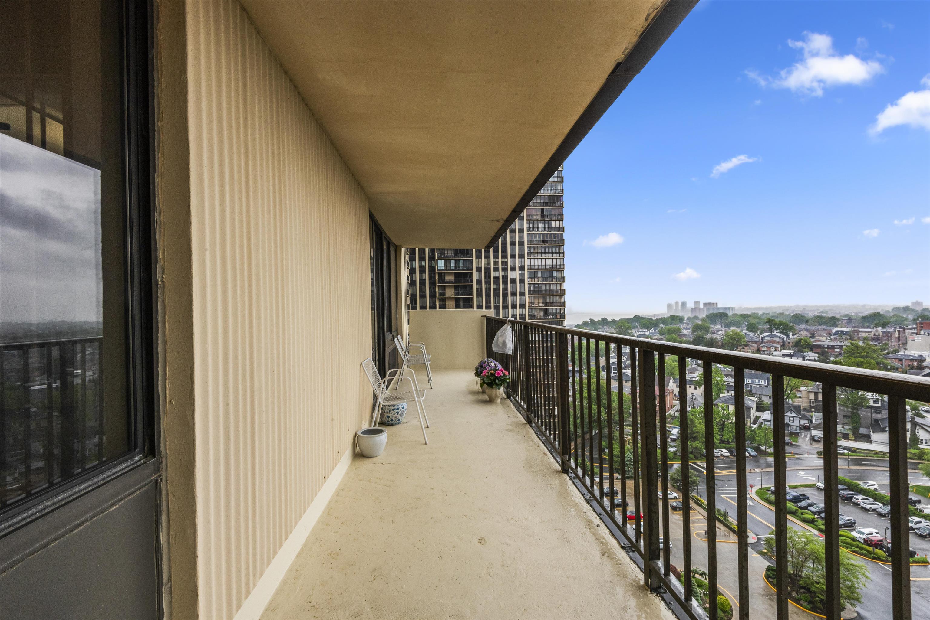 300 Winston Dr #1817, Cliffside Park, New Jersey image 7