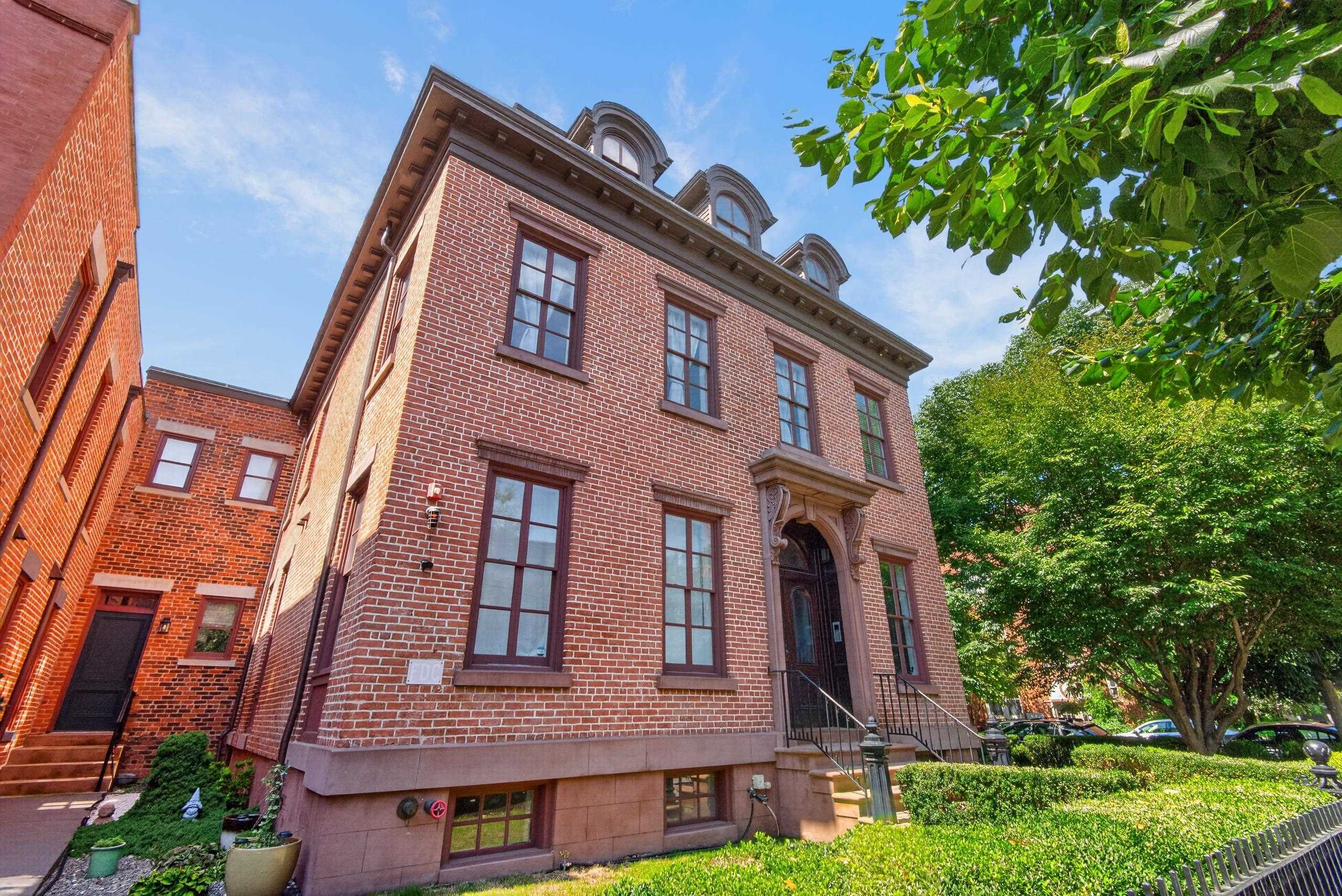 Search Homes 1 591 JERSEY AVE 7