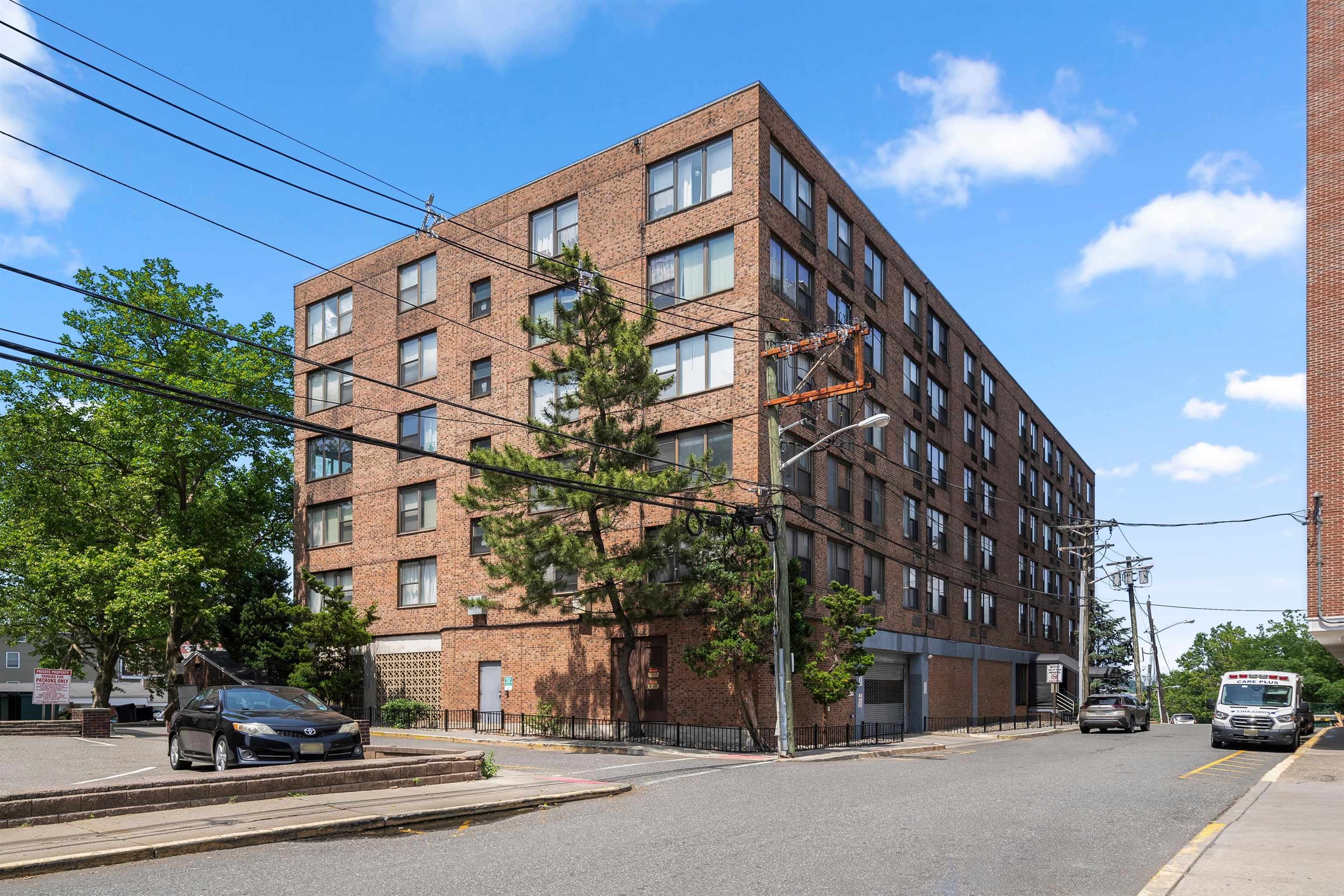 9019 WALL ST 3E