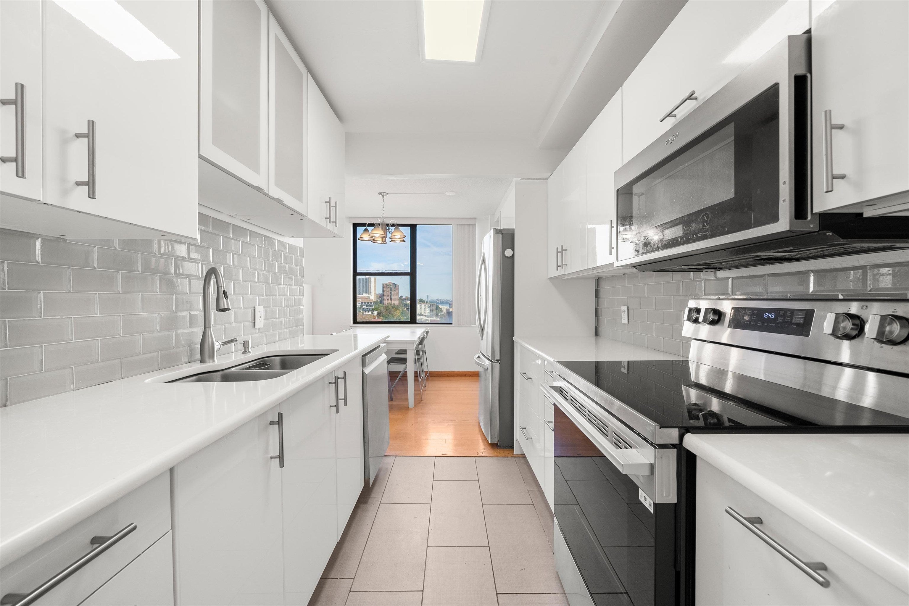 9019 WALL ST 3E