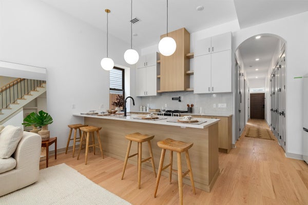 322 PRINCETON AVE UNIT 1, JERSEY CITY, NJ 07305 - Image e4b5bdde39fe407614a93cc90de9d2f1/3989291097