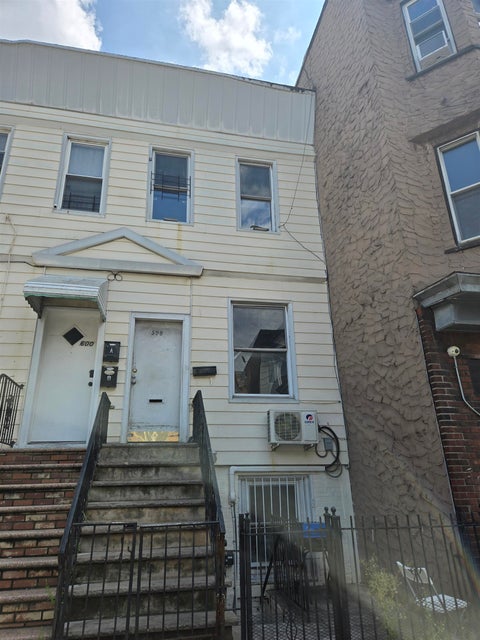 Multifamily For Sale - 598 West Side Ave<br/> Jersey City, NJ 07304