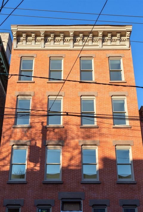 Featured picture for the property 240000396