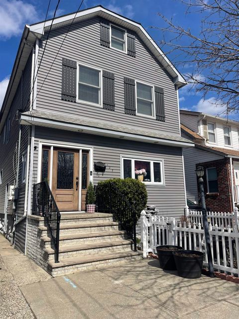 Homes For Sale - 127 West 55th St<br/> Hudson County, Bayonne, NJ 07002