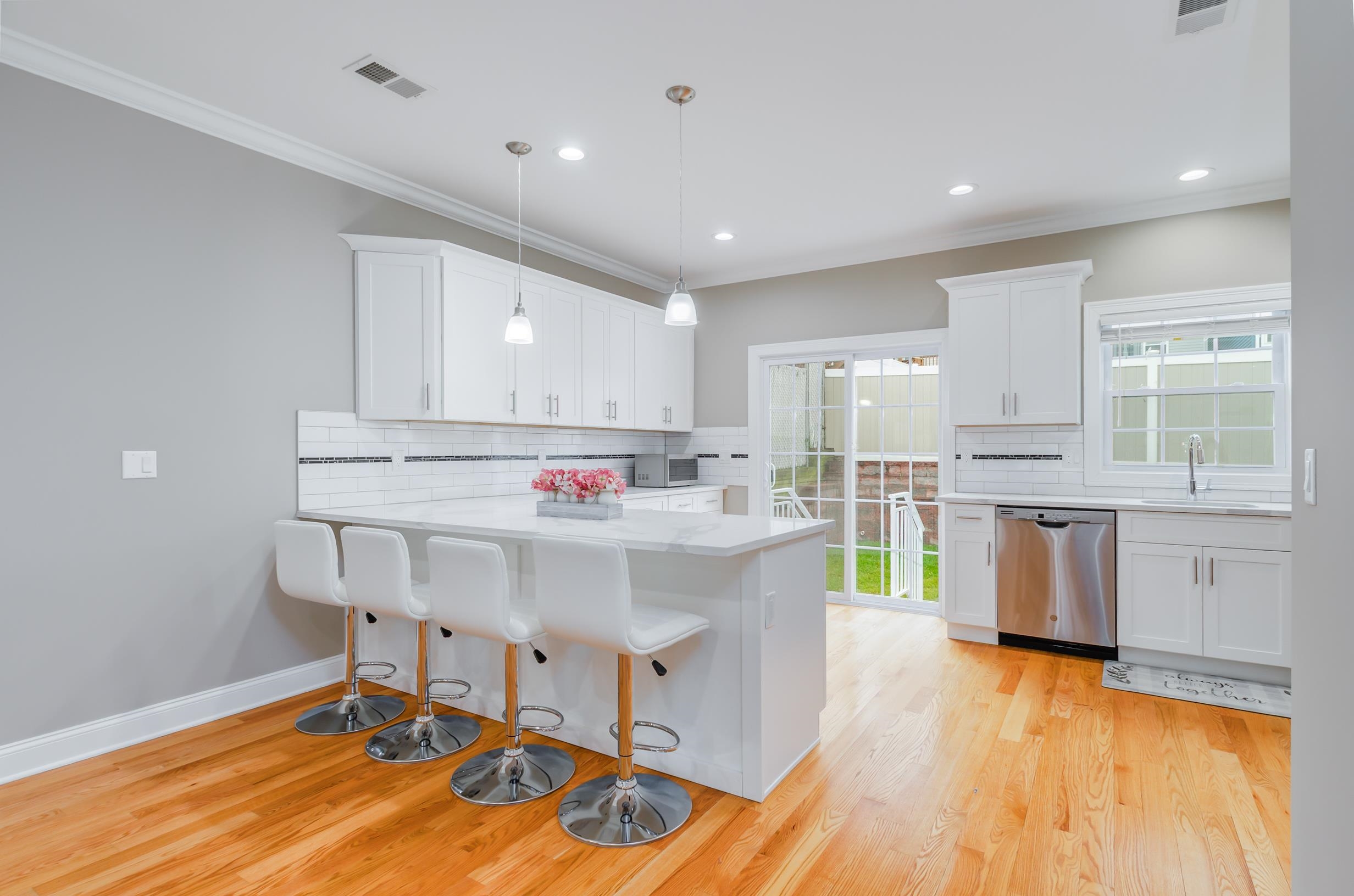 347 Forest St, Kearny, New Jersey image 6