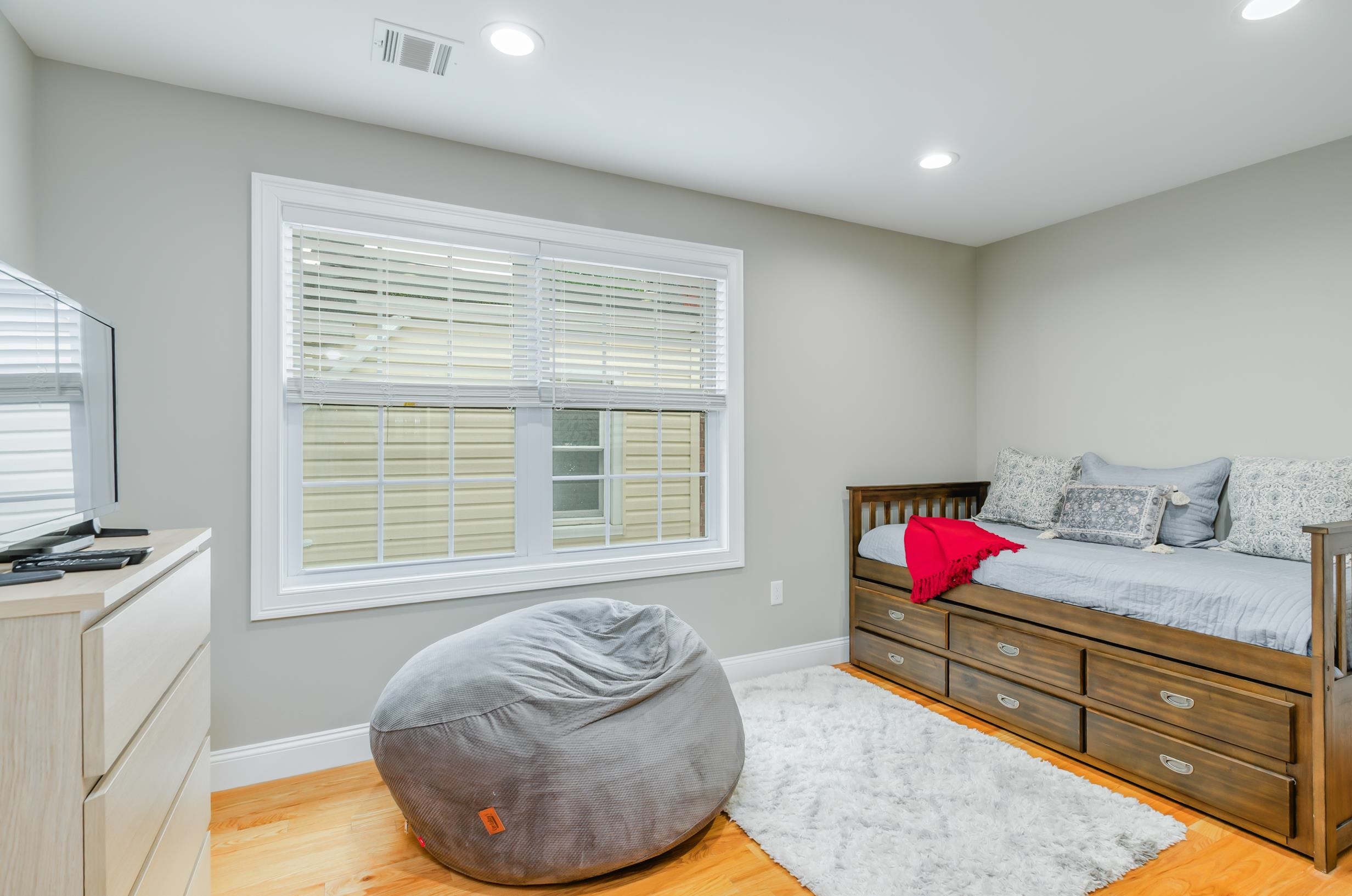 347 Forest St, Kearny, New Jersey image 14