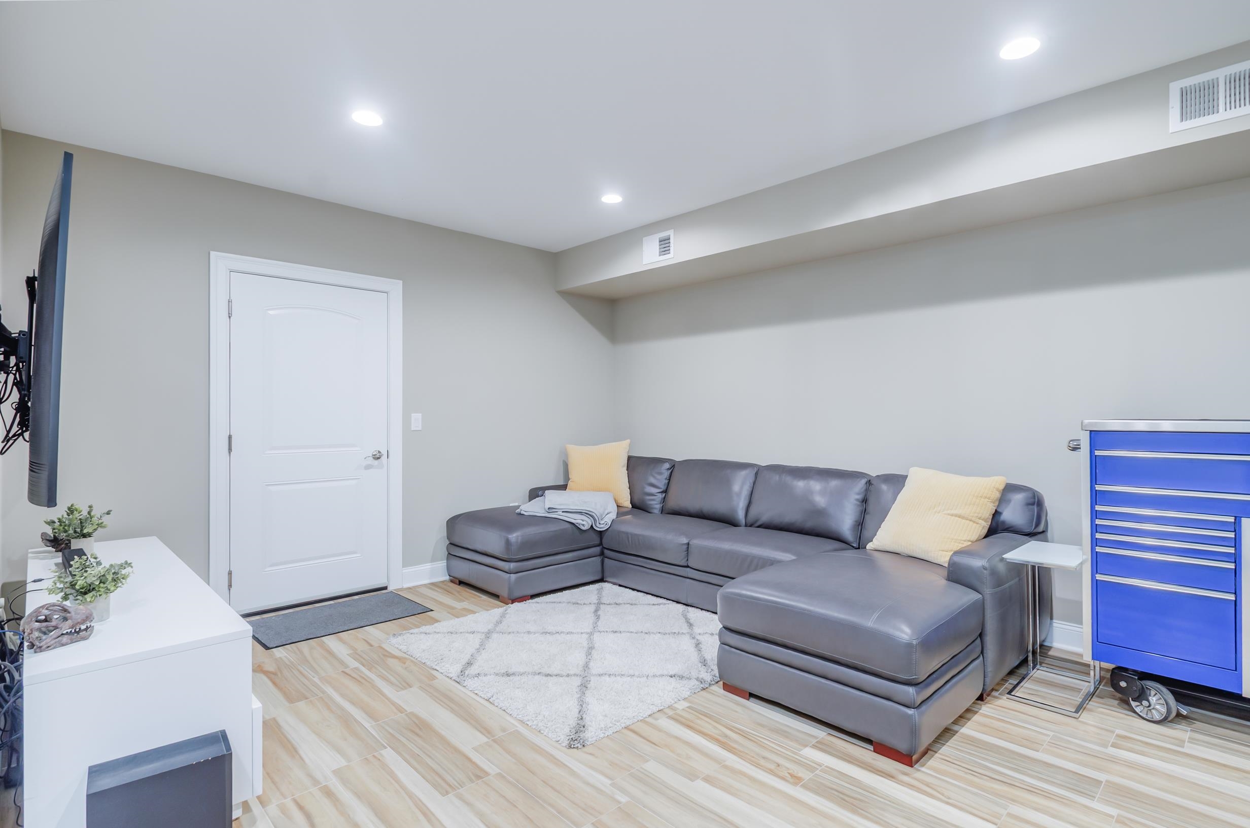 347 Forest St, Kearny, New Jersey image 19