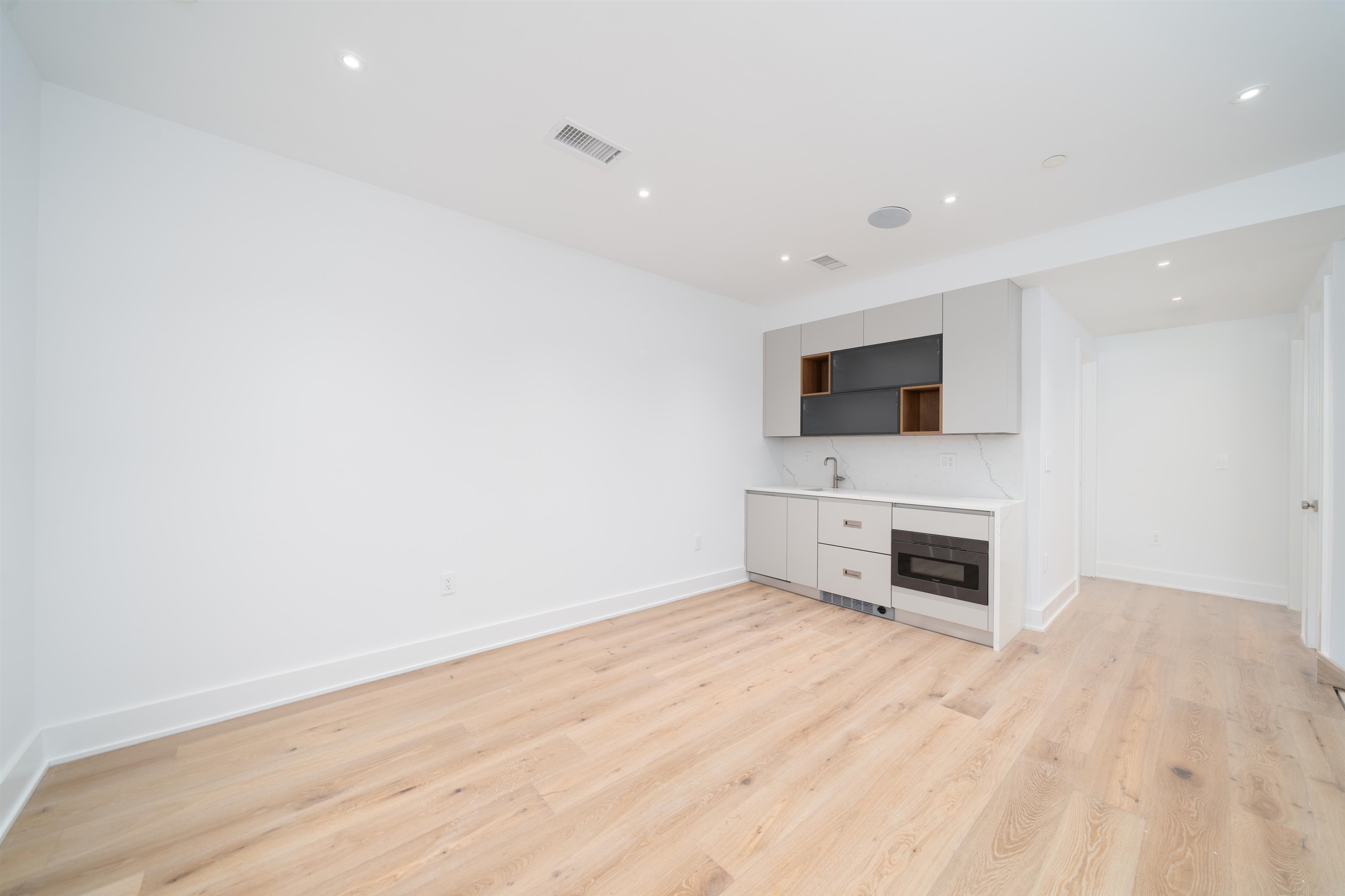 209 6th St #1, Hoboken, New Jersey image 31