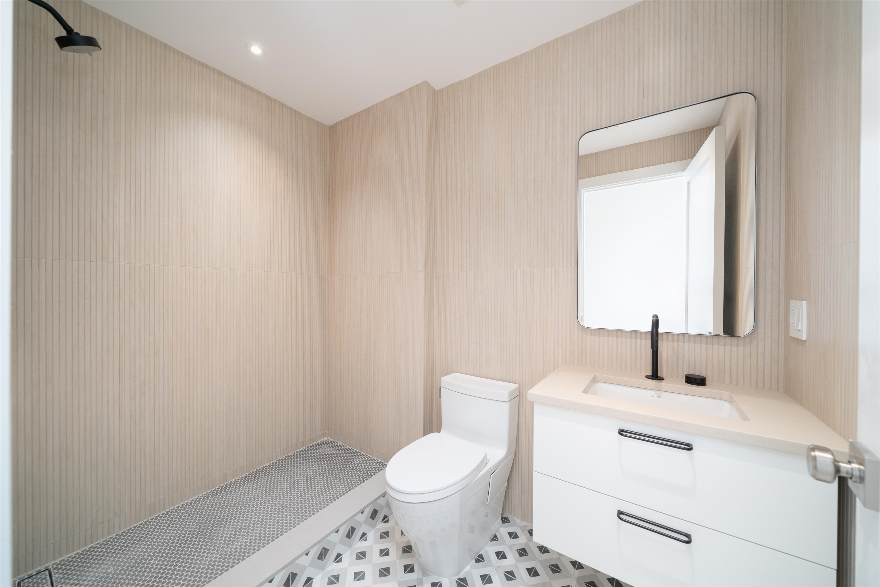 209 6th St #1, Hoboken, New Jersey image 28