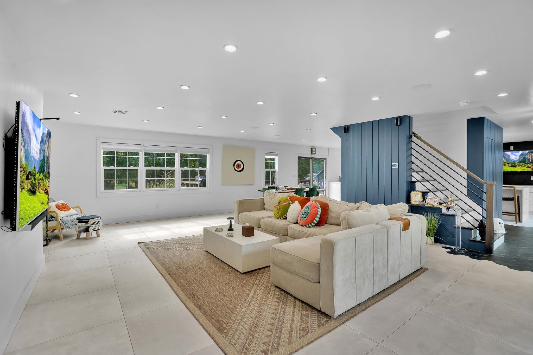 29 DEARBORN DR