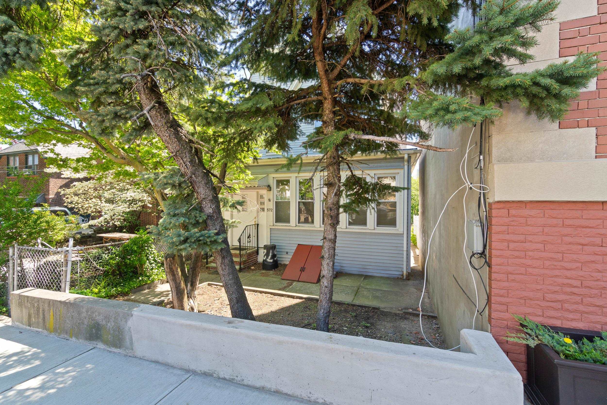 572 Gregory Ave, Weehawken, New Jersey image 36