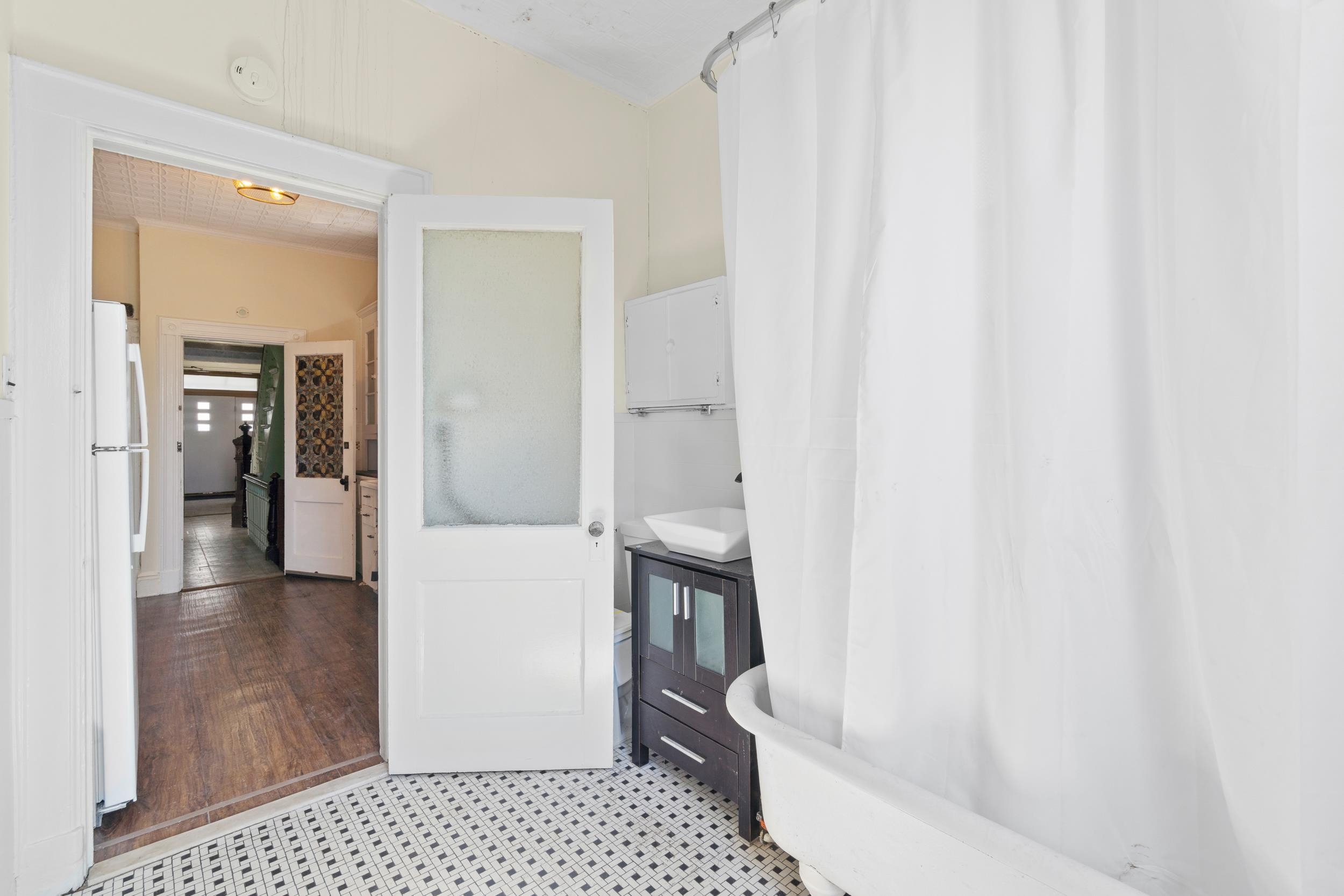 572 Gregory Ave, Weehawken, New Jersey image 22