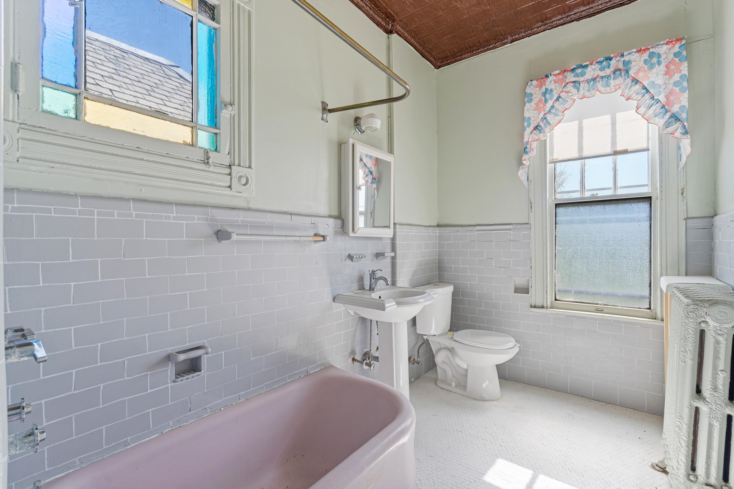 572 Gregory Ave, Weehawken, New Jersey image 23