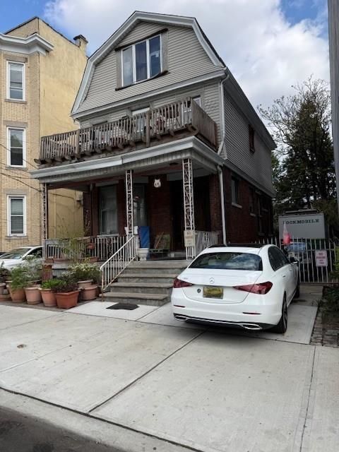 212 52ND ST West New York NJ 07093