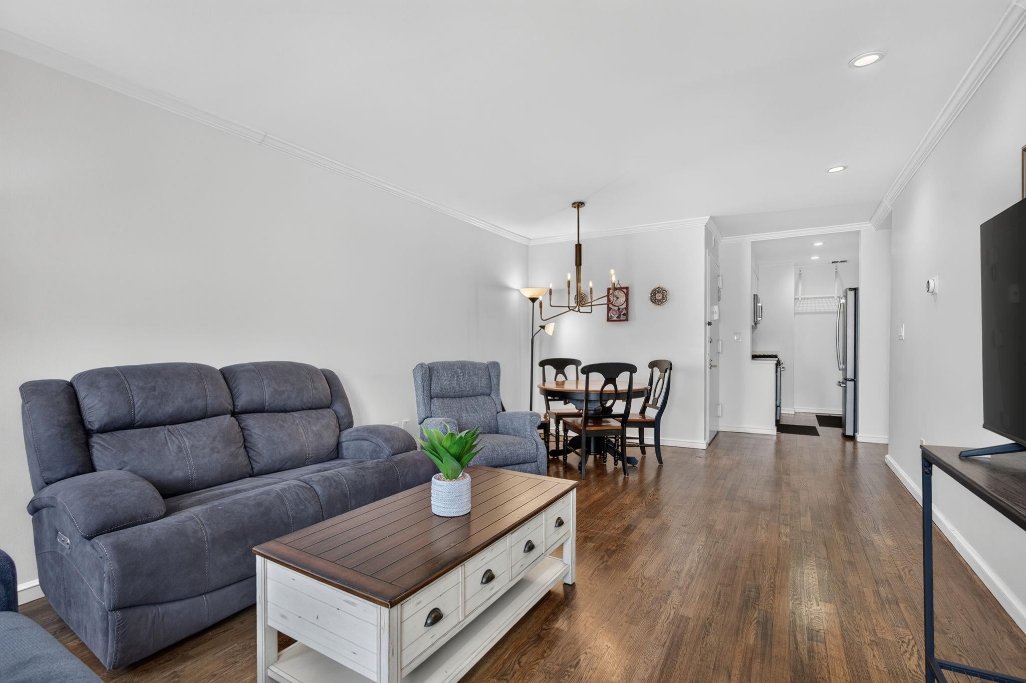Search Homes 2 205 10TH ST 8T