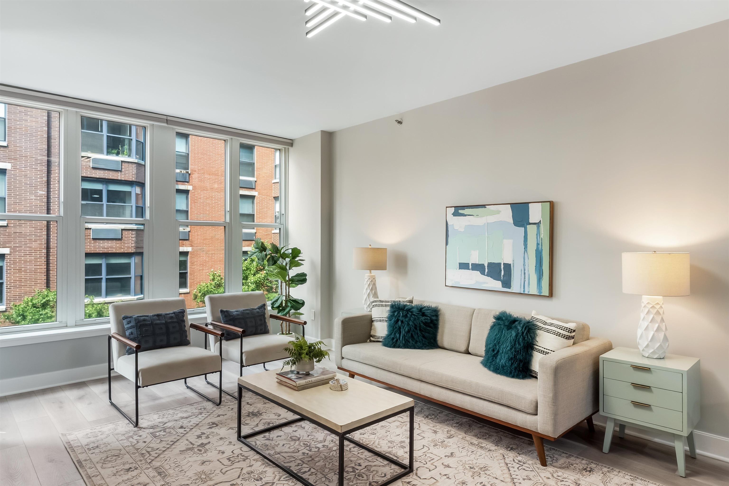 1125 MAXWELL LANE 440