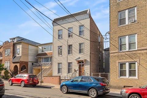 Multifamily For Sale - 8 Manhattan Ave<br/> Jersey City, NJ 07307