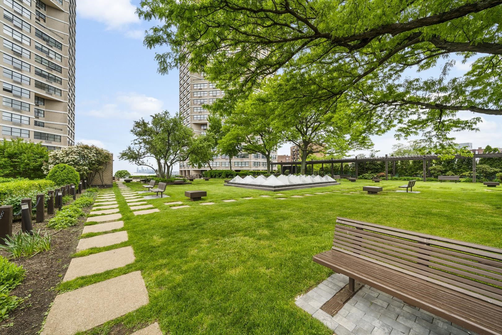 7000 Blvd East #45F, Guttenberg, New Jersey image 26