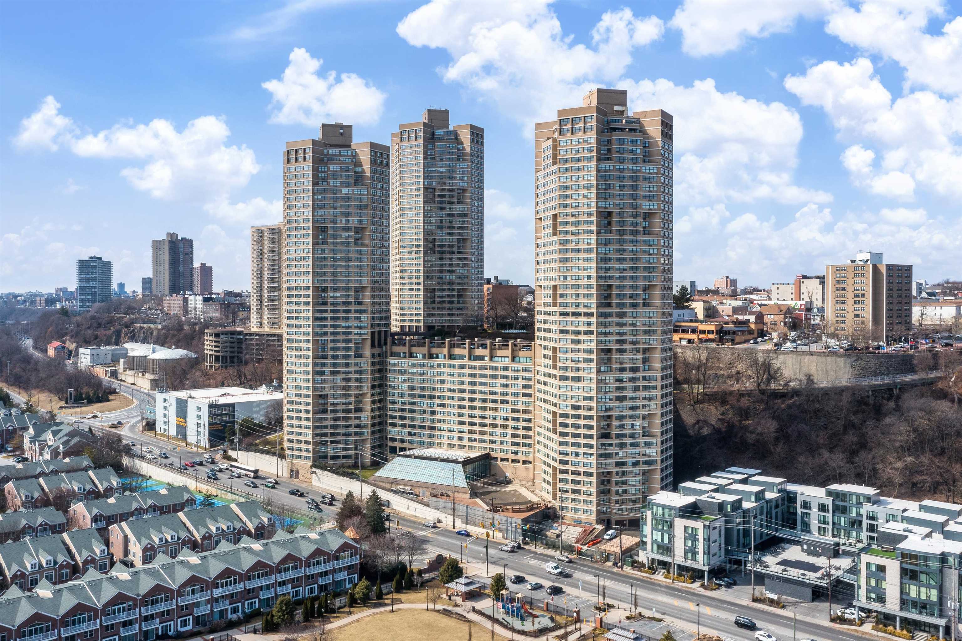 7000 Blvd East #45F, Guttenberg, New Jersey image 27