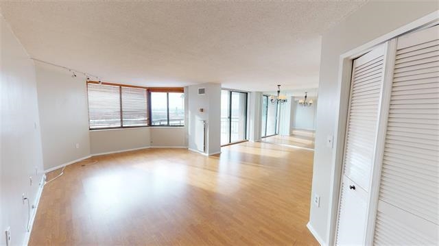 1126 Harmon Cove Tower #1126, Secaucus, New Jersey image 3