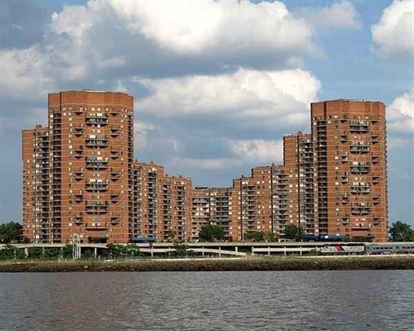 1126 Harmon Cove Tower #1126, Secaucus, New Jersey image 44