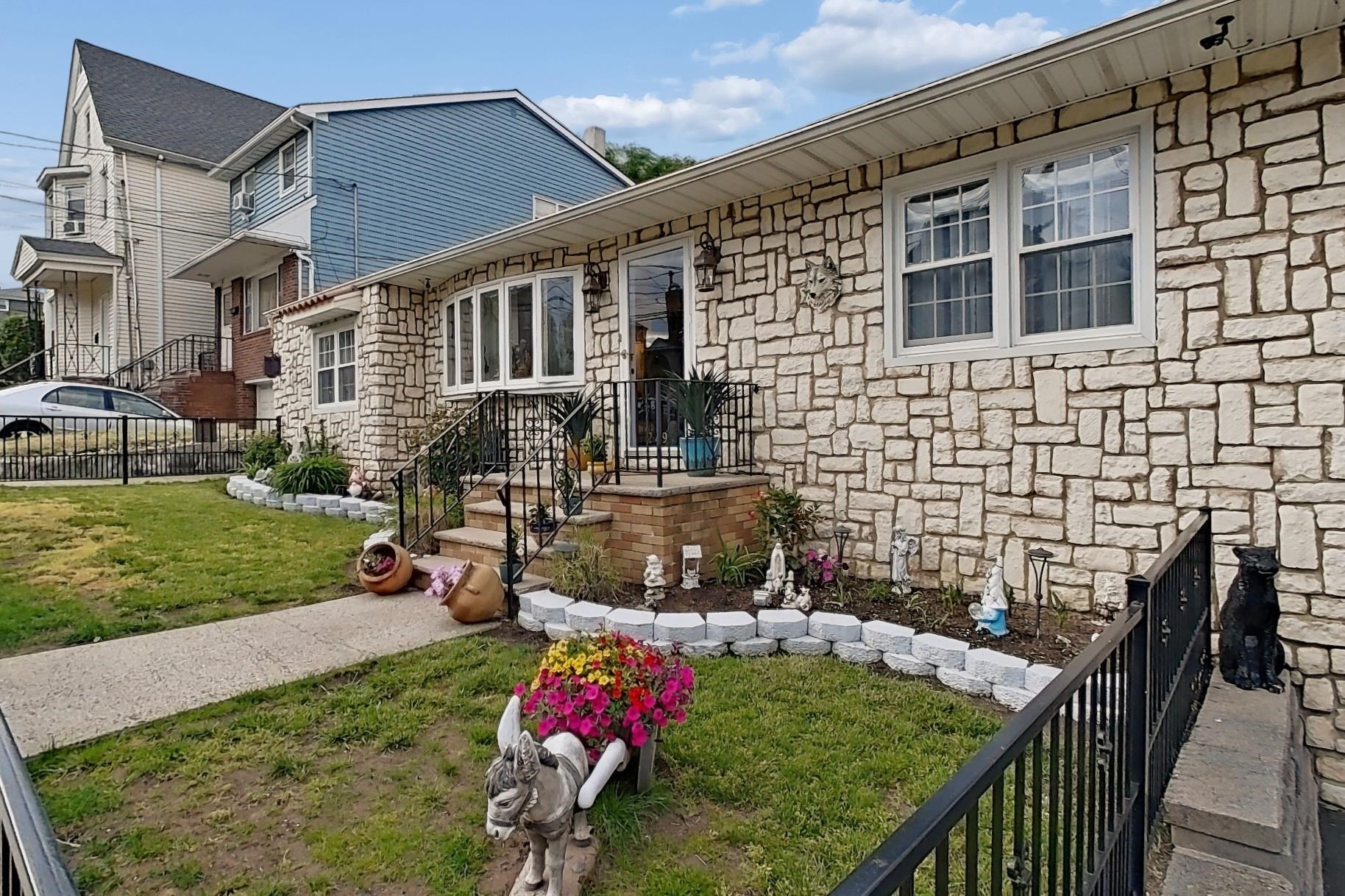 249 BERGEN AVE