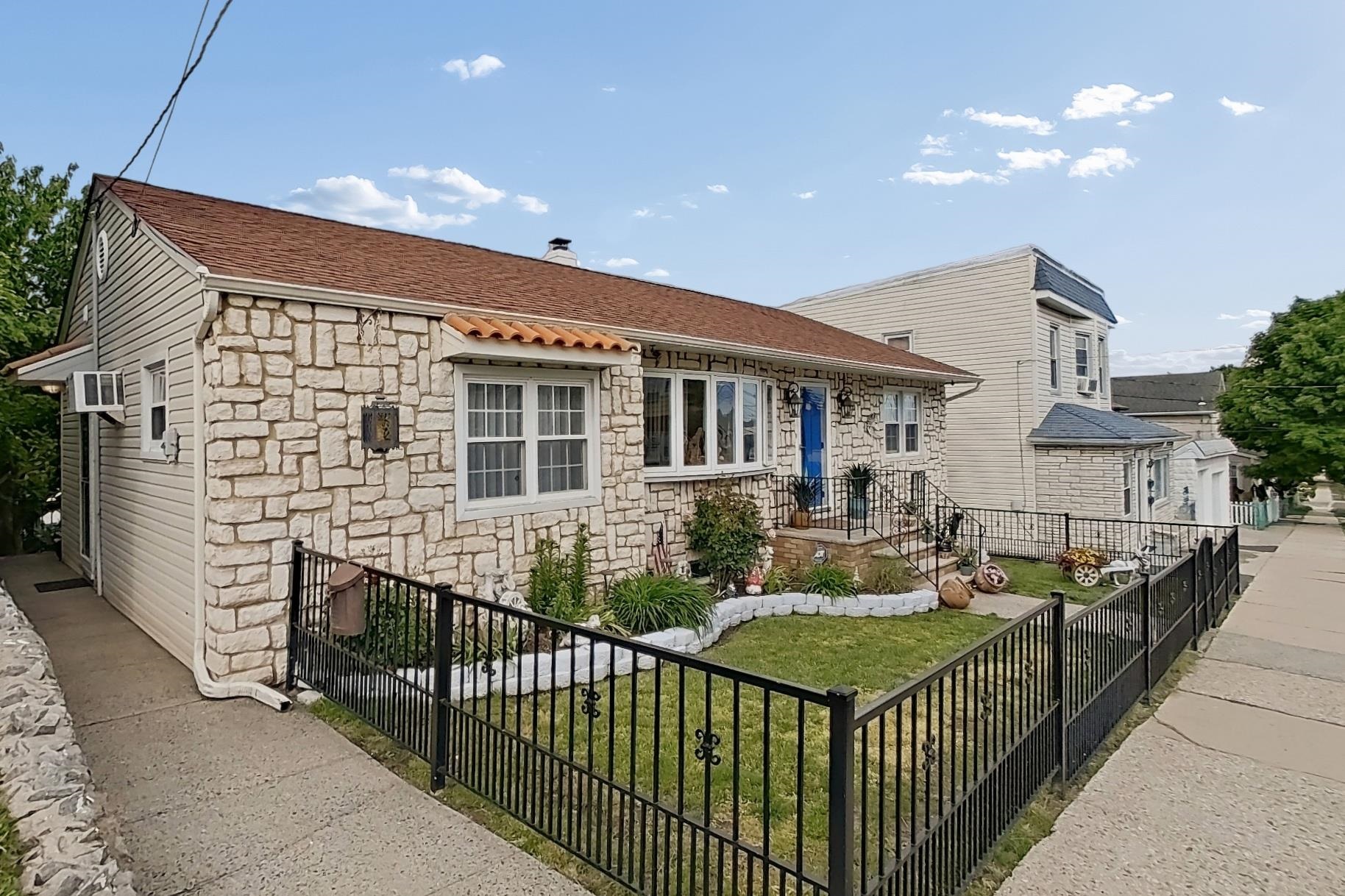 249 BERGEN AVE