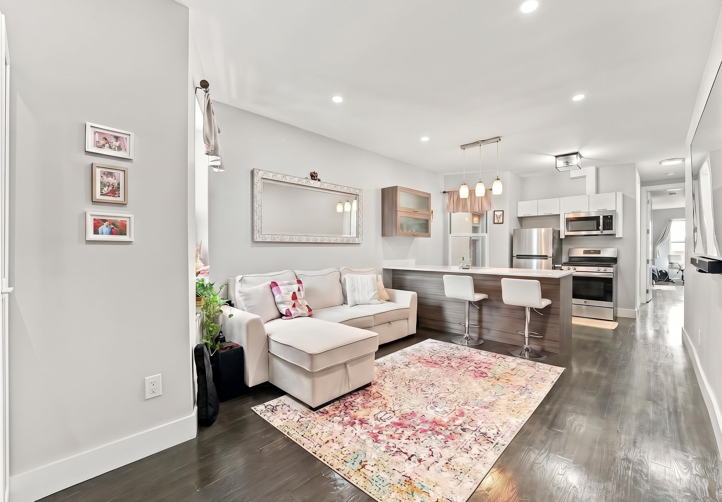 270 HANCOCK AVE 5