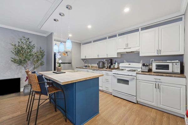ADDRESS PRIVATE, WEST NEW YORK, NJ 07093 - Image e84b082e46d652a8b19e5bf91d3908b4/1040594329
