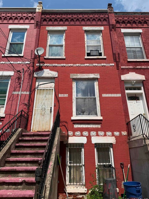 Homes For Rent - 76 Union St #1 B<br/> Jersey City, NJ 07304