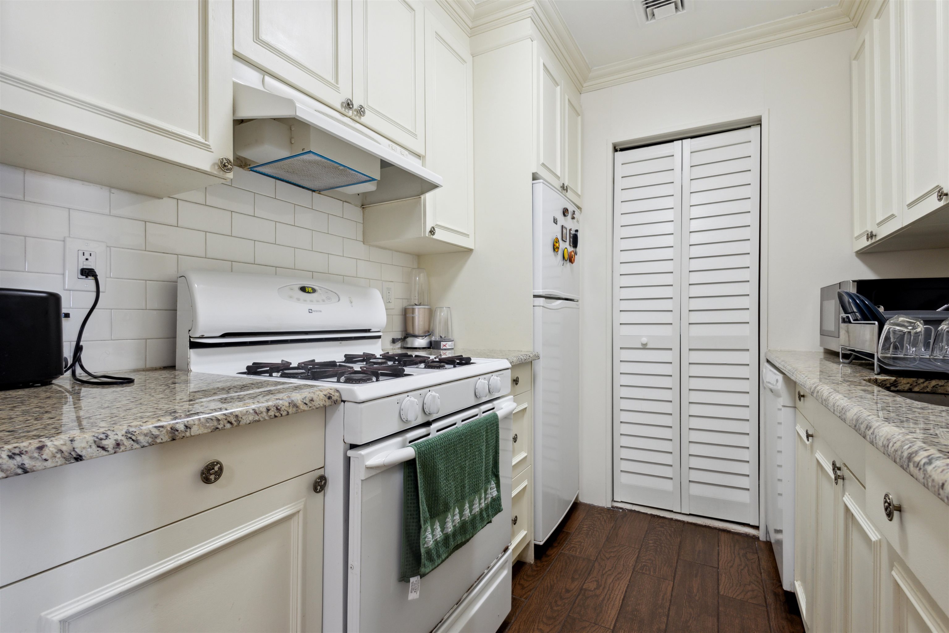 603 55th St #213, West New York, New Jersey image 10