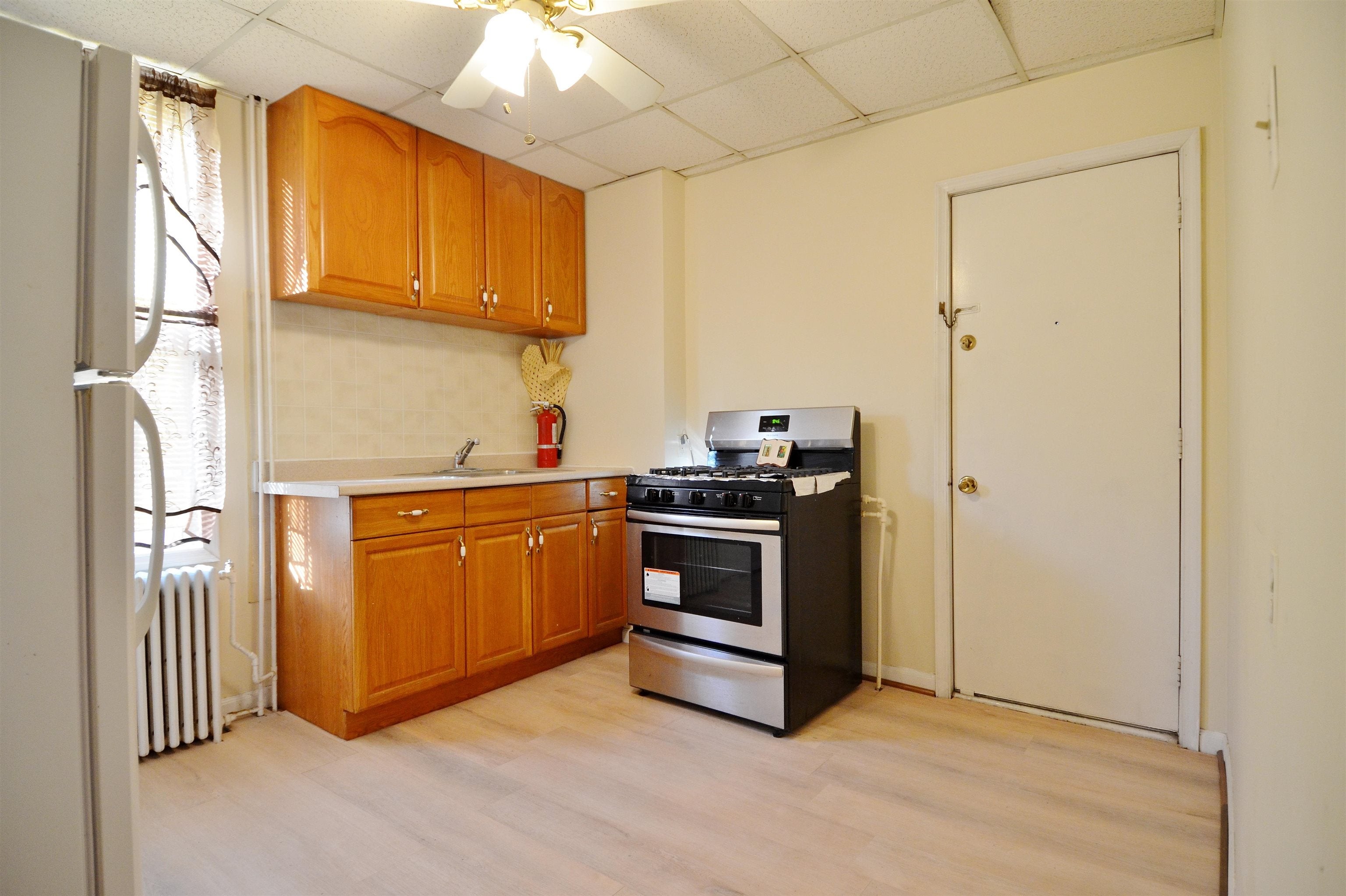 127-129 WEST 3RD ST 2 - Photo 4